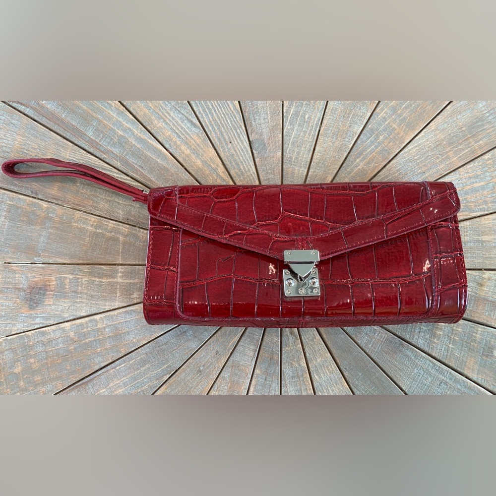 Beautiful Red Koret Crocodile Pattern Clutch Writlet